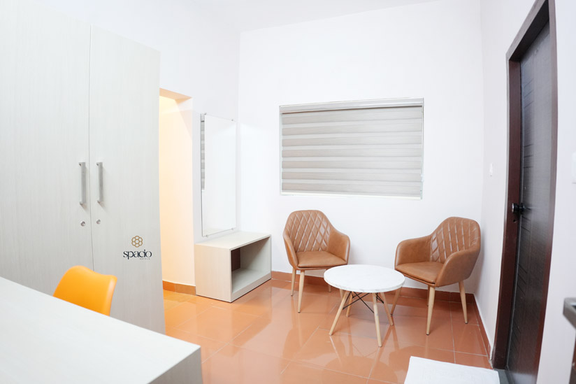 Guest Work & Lounge Area